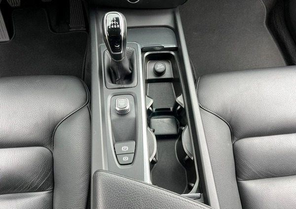 Volvo V60 cena 75900 przebieg: 233900, rok produkcji 2019 z Działdowo małe 466